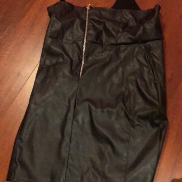 High waist black leather skirt - Picture 2 of 2